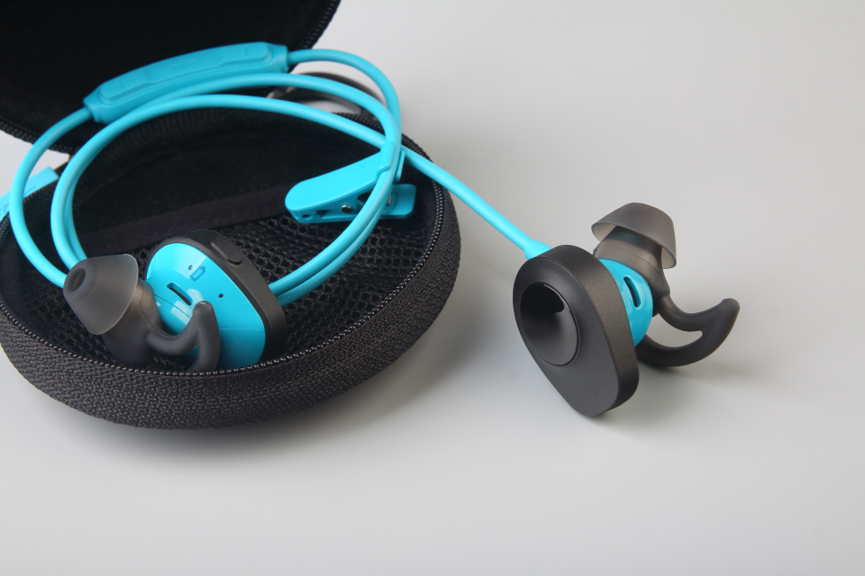 Operate Your Wireless Earbuds With These Safety Hacks